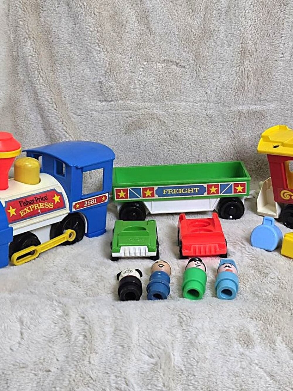Fisher Price 1986 Vintage Play Family Little People Express Train #2581 People +